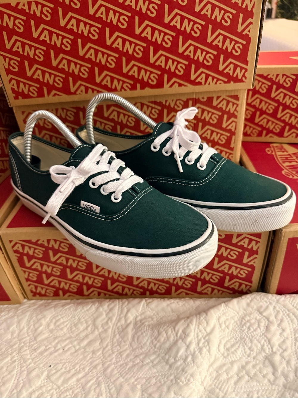 Nearly New Vans Authentic Color Theory Sneakers in Emerald Green Women 9.5/Men 8